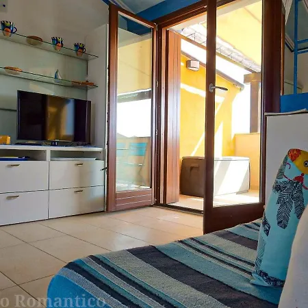 Attico Romantico Vista Mare Maddalena * 라마달레나
