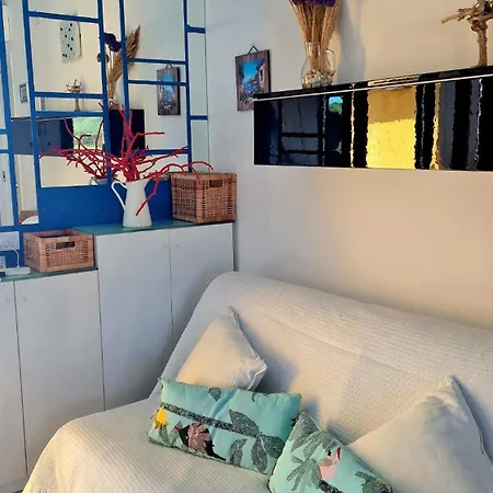 Attico Romantico Vista Mare Maddalena 아파트 라마달레나
